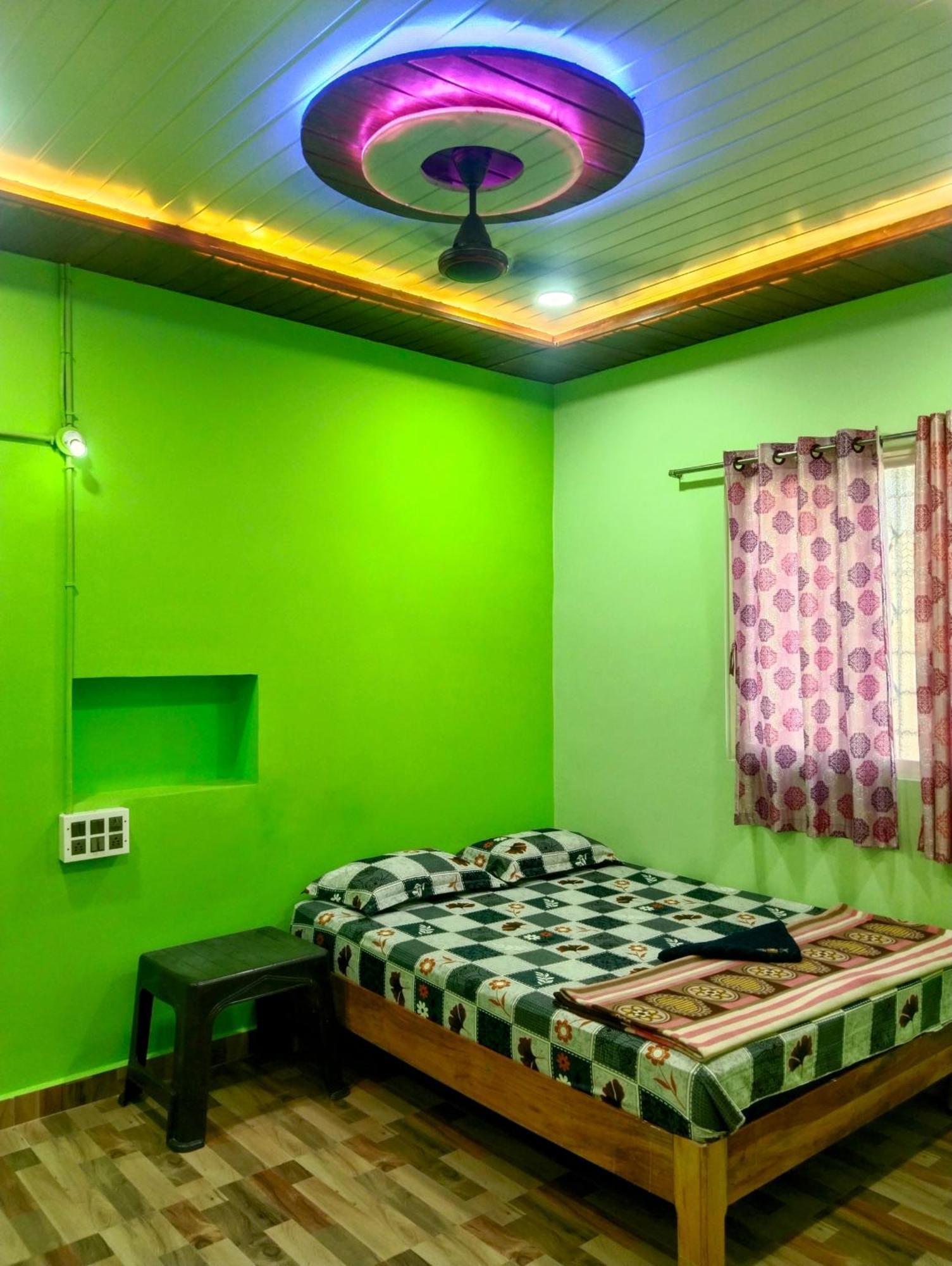 Funky Monkey Home Stay ฮัมปี ภายนอก รูปภาพ